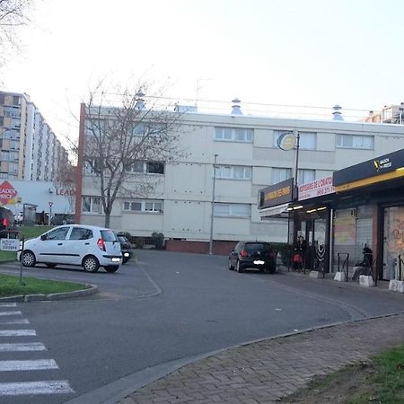 Chambre 1 Personne Et Studio 1 Personne Avec Entree Libre Et Salle De Bain Privee Колом'є Екстер'єр фото
